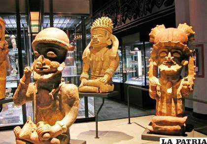 Piezas de arte prehispánico y poscolonial de Ecuador