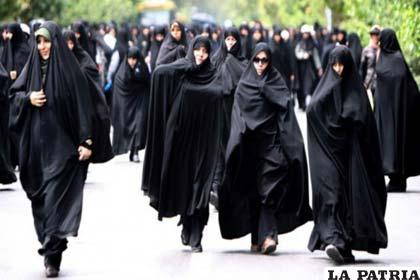 Mujeres iraníes con el tradicional hiyab