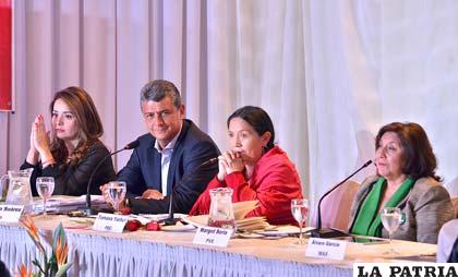 Los candidatos a la Vicepresidencia participaron del foro debate rumbo a las elecciones generales 2014