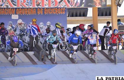 Los bicicrosistas en el punto de partida