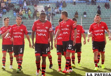 Los “aviadores” no levantan cabeza en el torneo