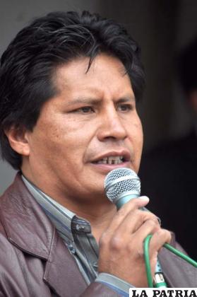 Pedro Challapa recibió inmueble que funcionará como sede del Comité Cívico de Oruro