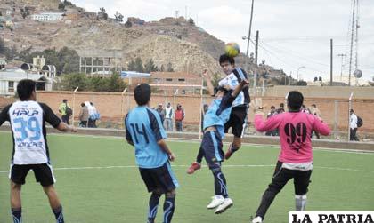 Una acción del partido en el cual venció Deportivo Kala