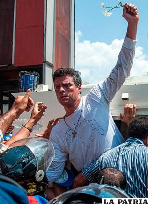 El opositor Leopoldo López, cuando se entregó al gobierno de Nicolás Maduro /yosoyvenezolano.info