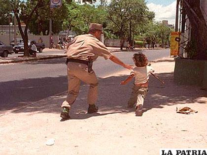 Niños en calle fueron arreados por orden judicial en Paraguay