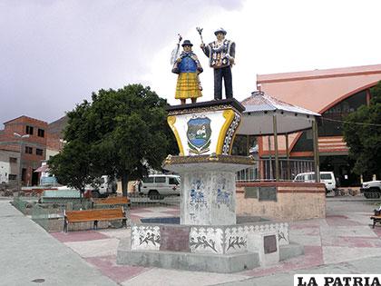 Plaza principal de Huachacalla