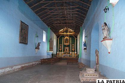 Interior del templo colonial San Pedro de Condo-Huari