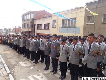 Gallarda juventud del Colegio 