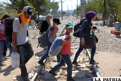Entre los adultos, miles de niños inmigrantes trajinan en pos de encontrar un futuro mejor /noticiasdenavarra.com