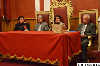 Durante el acto del XX aniversario de la UNPE Oruro