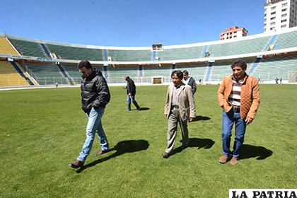 Durante la visita de Baldivieso al estadio 