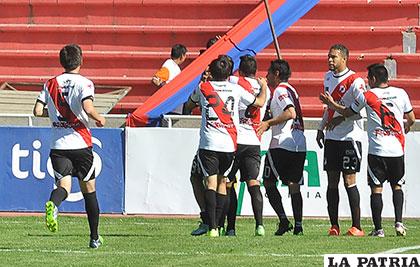 Los jugadores de Nacional con la ilusión de mejorar