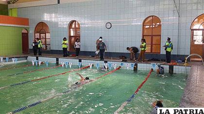 Durante la prueba clasificatoria de triatlón (natación)