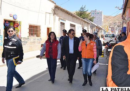 Alcalde Bazán junto a personeros del Dio en operativo 