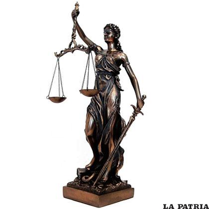Estatuilla que representa la justicia /ALQUERIA.ES