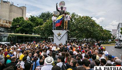 Venezolanos que viven en Perú realizaron protesta por sentencia contra López /elmundo.sv