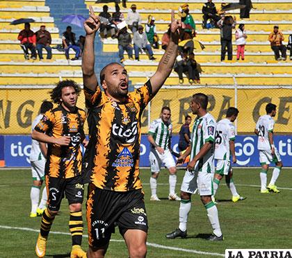 Cristaldo hizo doblete en el partido /APG