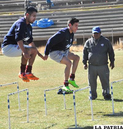 Durante el entrenamiento del equipo orureño
