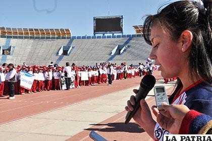 La promesa deportiva estuvo a cargo de la estudiante María del Pilar Centellas, quien recomendó jugar con caballerosidad