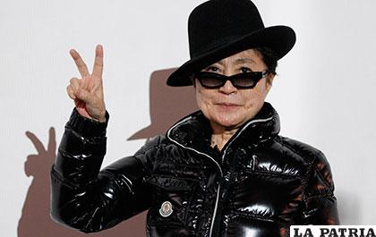 Yoko Ono en la inauguración de una de sus exposiciones en Berlín /zoomnews.es