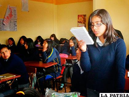 Estudiantes de una unidad educativa de La Paz /cambio.bo