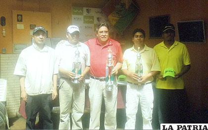 Los ganadores del torneo Integración de golf