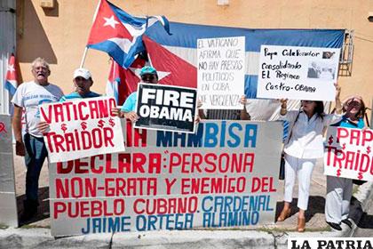 Exiliados cubanos expresaron su rechazo por la llegada del Papa Francisco /vanguardia.com