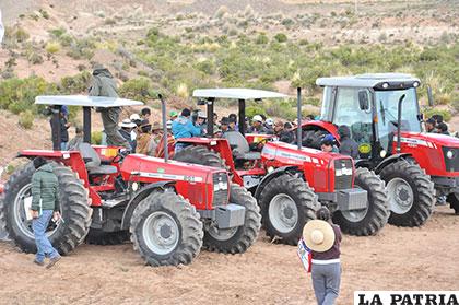 Tractores requieren de volúmenes elevados de combustible para trabajos agrícolas
