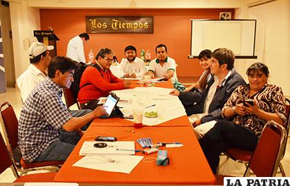 Dirigentes sindicales de periódicos de Bolivia reunidos en Cochabamba
