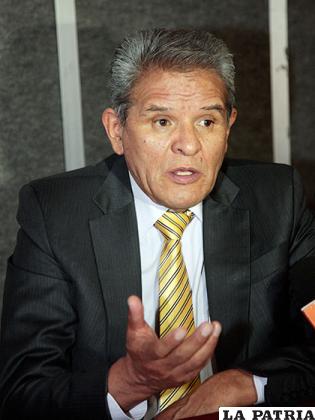 El Defensor del Pueblo, Rolando Villena /APG