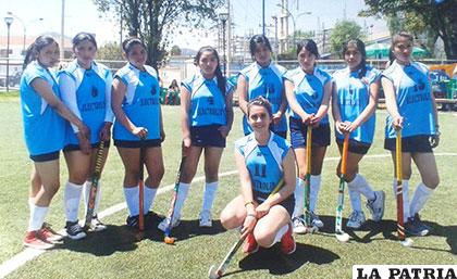 El equipo femenino de hockey