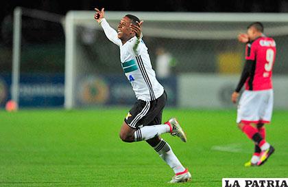 Iago, a los 80 minutos, anotó el único gol del partido en favor de Coritiba