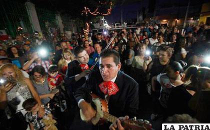 Los mariachis que acompañaron a Juan Gabriel le rinden tributo /eldiario.com.ec