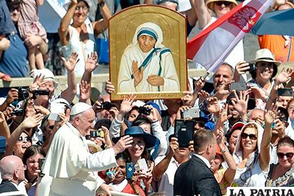 Celebración de la canonización de Teresa de Calcuta /impremedia.com