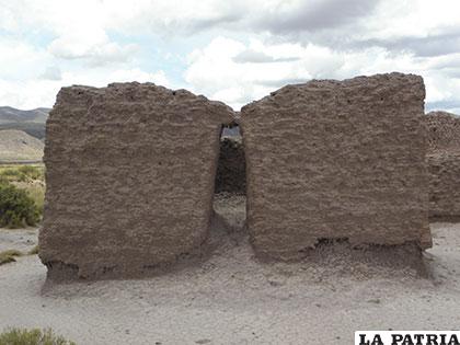 Los chullpares de Nor Carangas son una de las riquezas turísticas