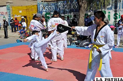 Los taekwondistas realizaron demostraciones