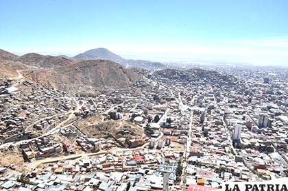 Cívicos piensan que macro proyectos presentados para Oruro no resuelven 
las necesidades urgentes