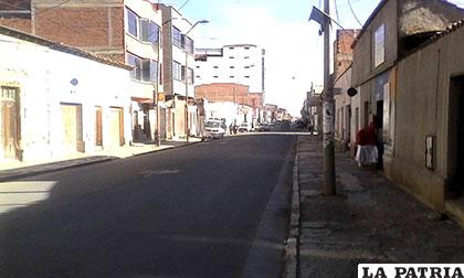 Vecinos de la calle Velasco Galvarro piden una nueva línea de transporte público 