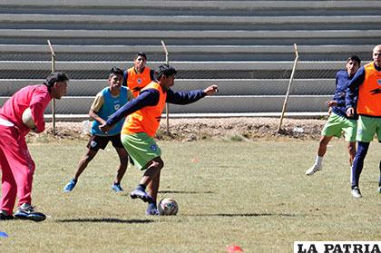 Ferrufino exige mayor entrega en los entrenamientos