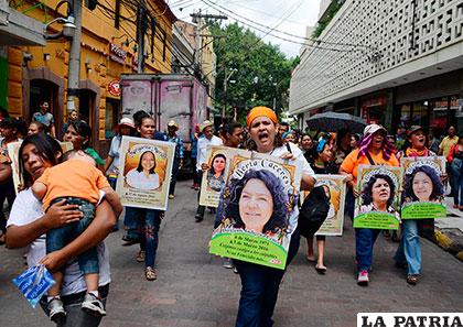 Mujeres ambientalistas protestan por muerte de Berta Cáceres /cb24.tv