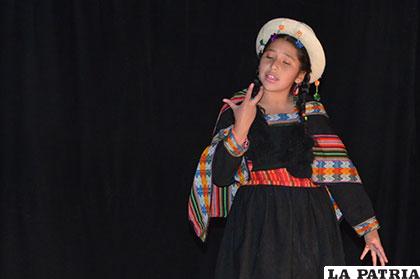 Pequeños declamadores pusieron mucho entusiasmo