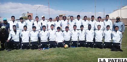Integrantes del equipo de Deportivo Kala que participará en la Copa Bolivia
