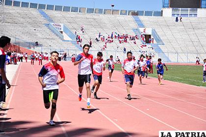 Las pruebas de atletismo se cumplieron en la pista del estadio 
