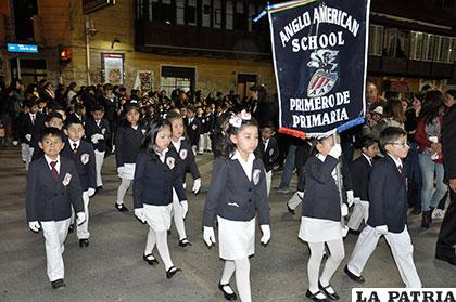Estudiantes de Primaria rinden homenaje a su colegio