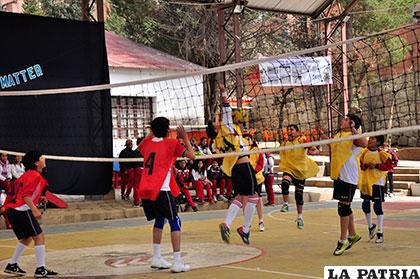 Interesantes compromisos se disputaron en el voleibol