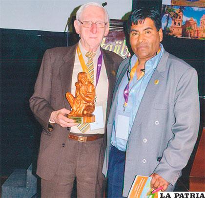 Rojas junto a Felipe Coiffman, padre de la cirugía plástica
