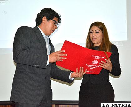 Recibió el galardón Orgullo Orureño por el emprendimiento del centro de Imagenología de la clínica Cristo Rey