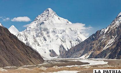 La montaña K2 tiene una altura de 8.611 metros