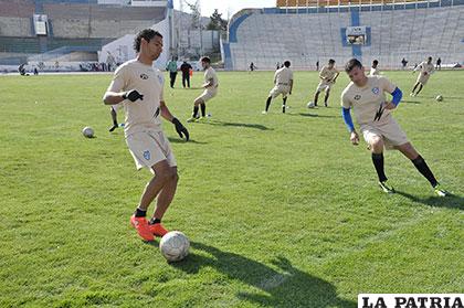 El equipo orureño se alistó convenientemente para este cotejo 