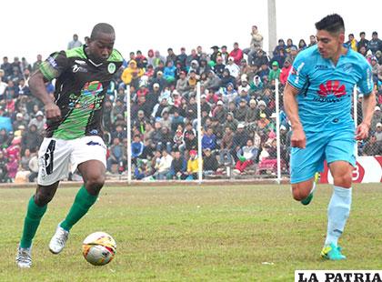 A pesar del frío el partido fue bien disputado /APG